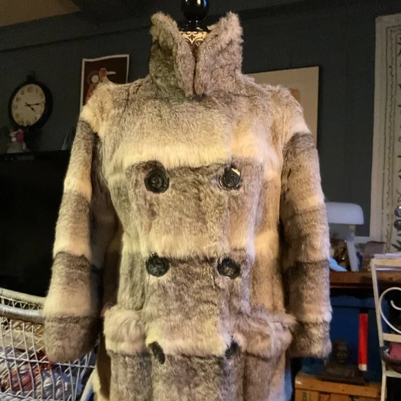 Vintage 1950โs Rabbit Fur Coat - Picture 3 of 13